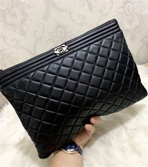 chanel clutch price